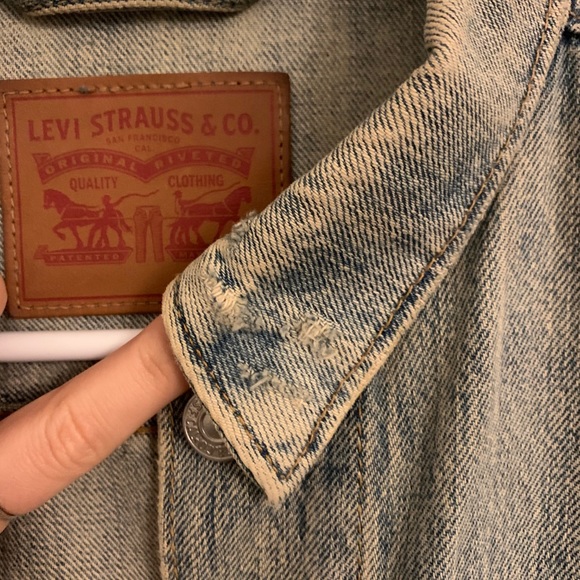 Levi’s Jean Jacket (Women’s) - Picture 9 of 11